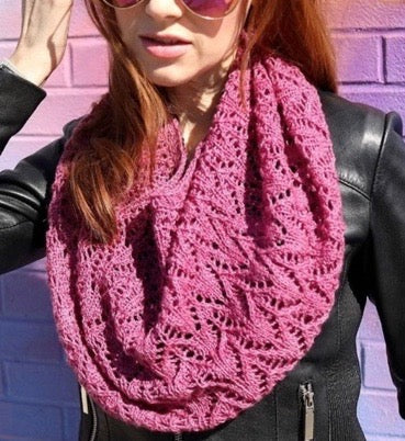 Knit City Cowl KIT Constant Craving Pink